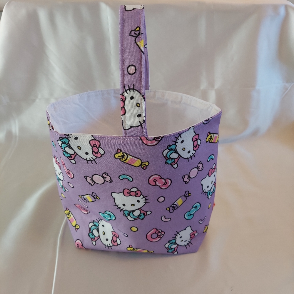 Hello Kitty Basket - Picture 2 of 3
